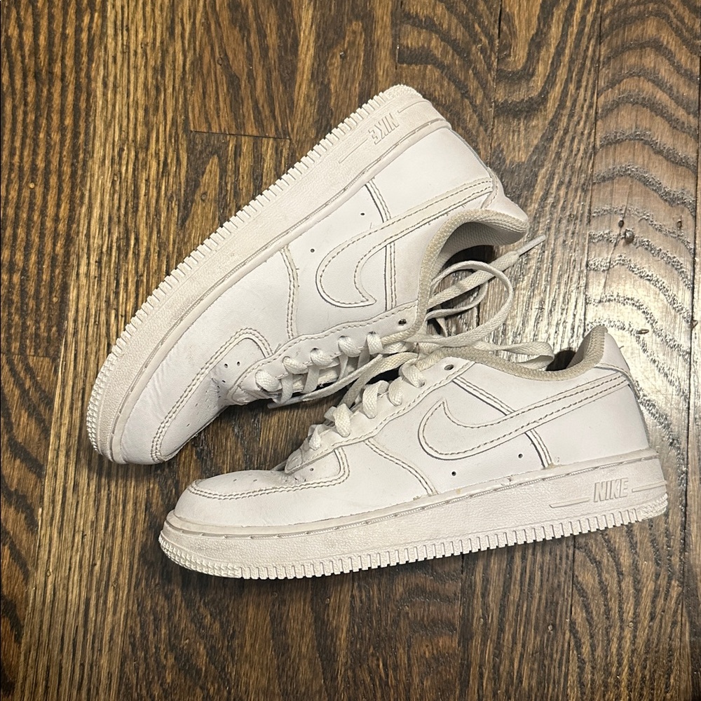 Nike Low-Top White Sneakers